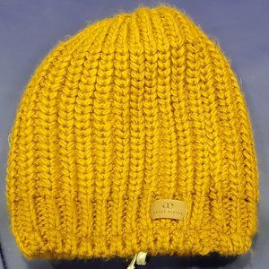 Grace Eleyae NWOT and Unused satin lined warm winter knit hat in gold